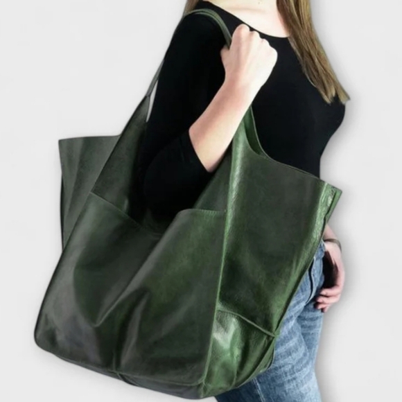 ♥️NWT Forest Green Leather Weekender Large bag.